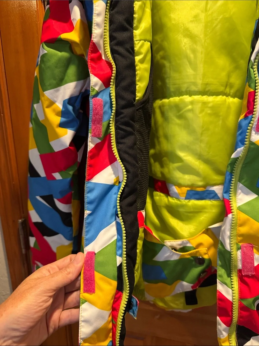 Wild Snow Multi-Color Geometric Ski Snowboard Jacket - Youth XL